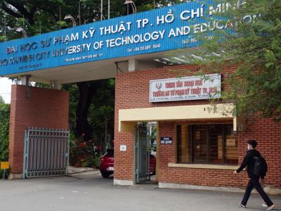 Trường đại học đối thoại với sinh viên về học phí