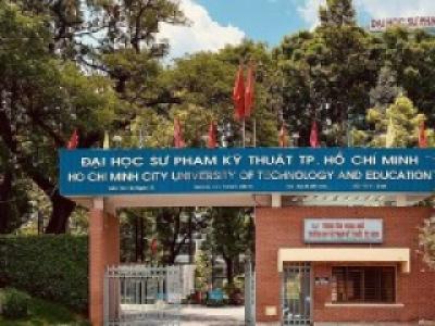 Sinh viên không học Tiếng Anh vẫn phải đóng tiền